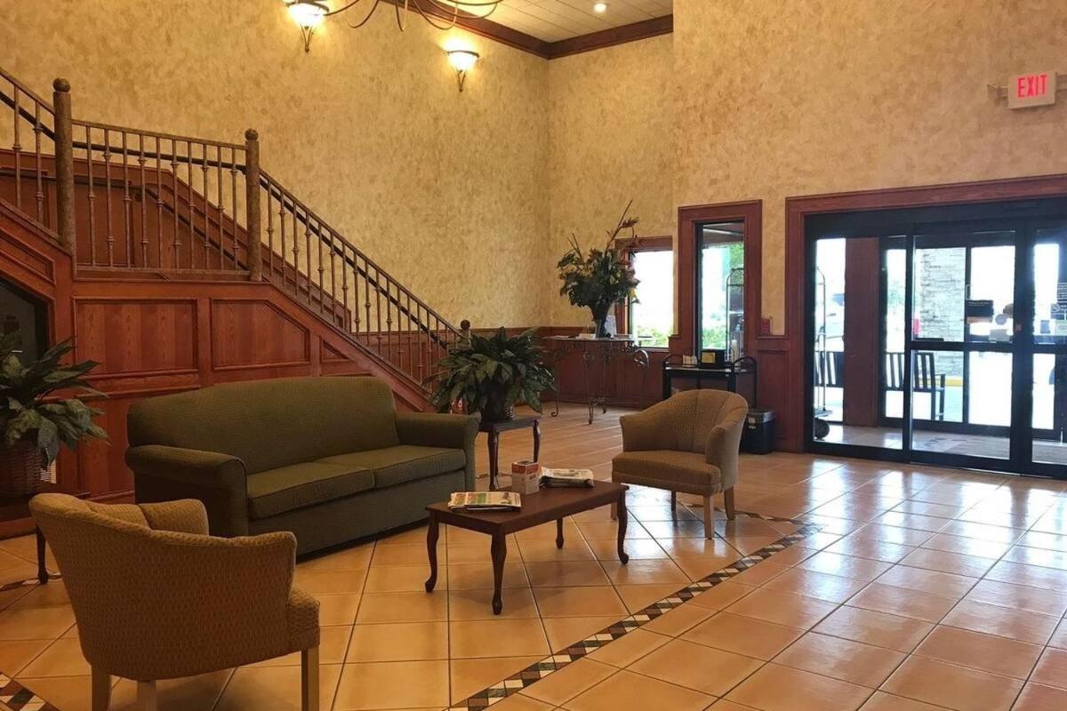 Shary Inn And Suites Мишен Экстерьер фото