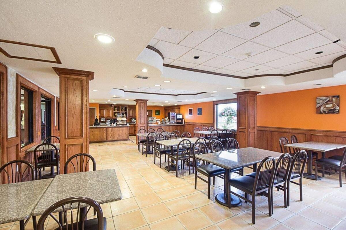 Shary Inn And Suites Мишен Экстерьер фото