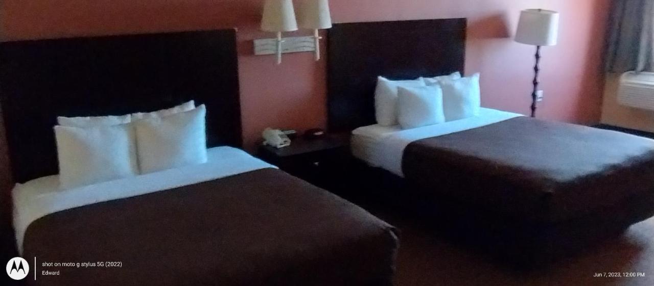 Shary Inn And Suites Мишен Экстерьер фото