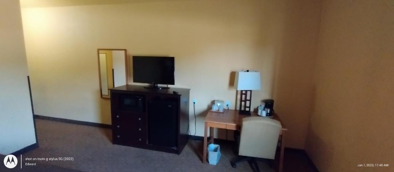 Shary Inn And Suites Мишен Экстерьер фото